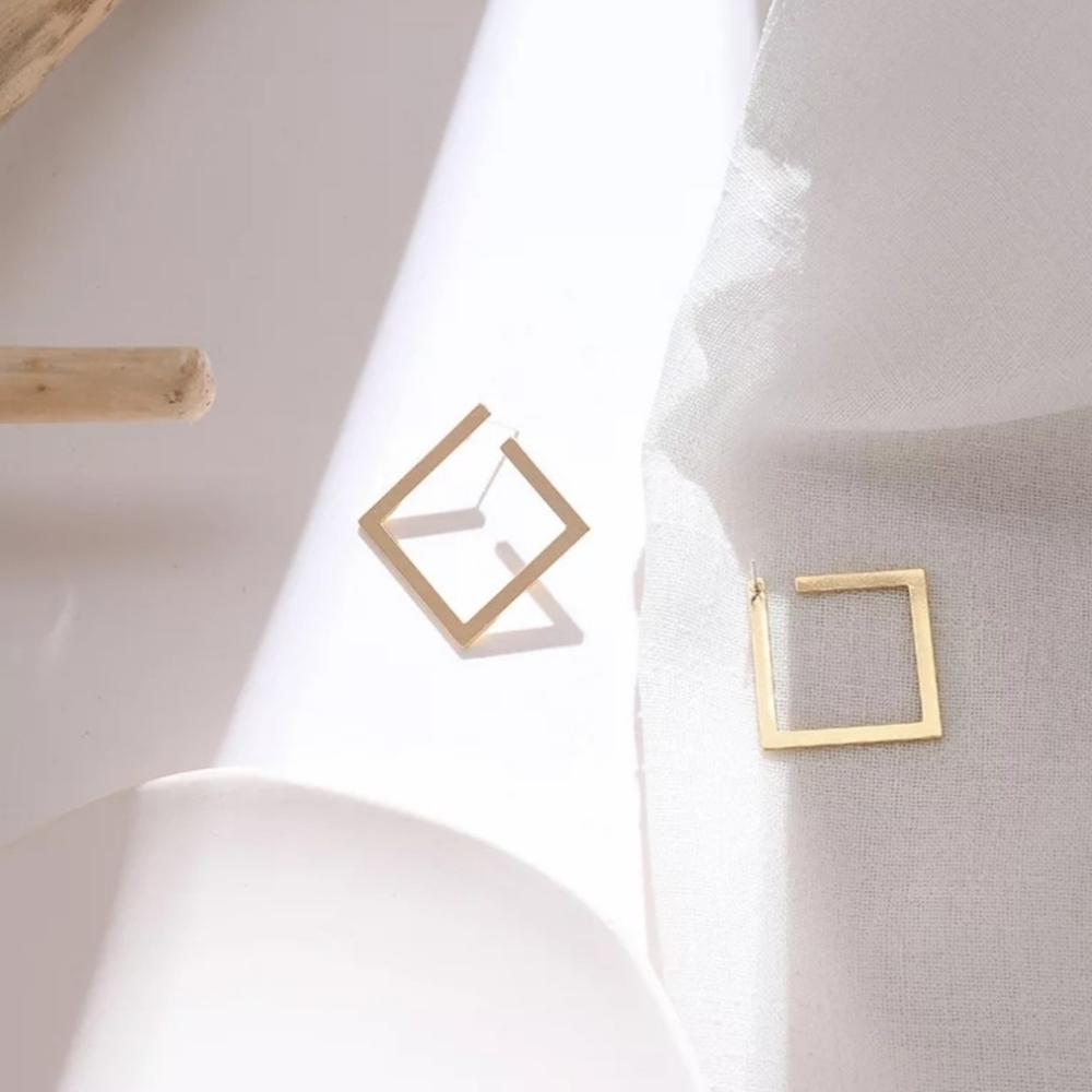 Square Earings - Picture 4 of 5